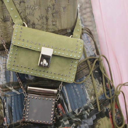 全世界都说美美美的口红包，其实没必要买咯