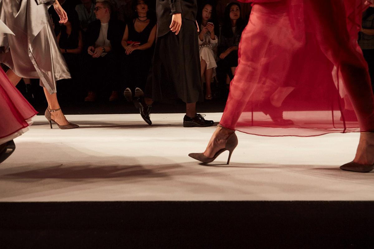 甯︿綘鐪嬩笂娴锋椂瑁呭懆,甯︿綘鐪嬫椂瑁呭懆