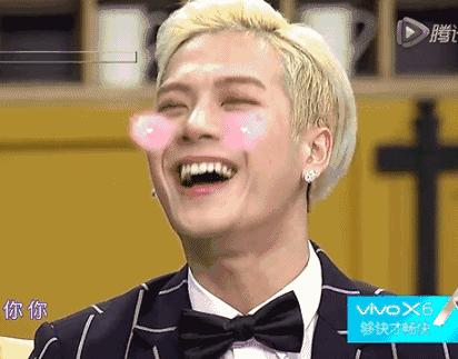 阿迪教练夹克穿搭,教练夹克如何穿出休闲感