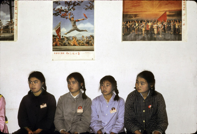 来看看你的秋季穿搭,7080后童年服装有哪些