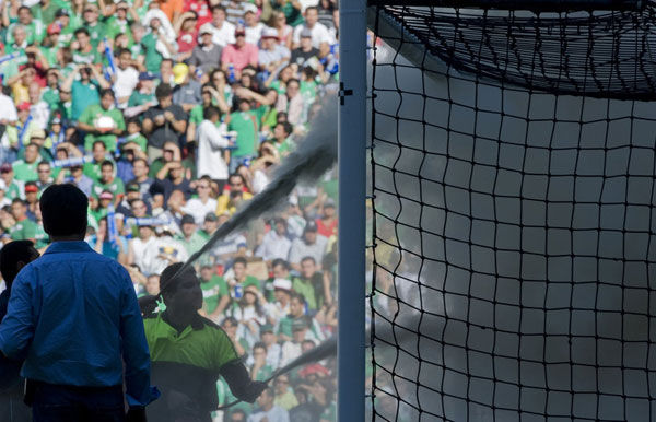 地震海啸火山暴风雷电,地震暴风雨视频