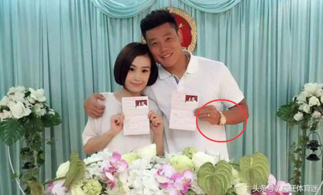 郑智戴的是什么表,郑智戴奢侈手表