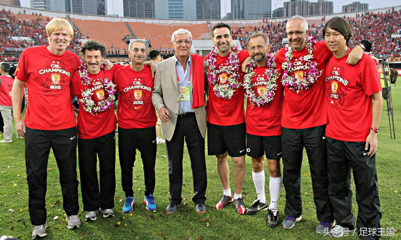 李铁怒怼外界批评足球解说员王涛,抨击国足