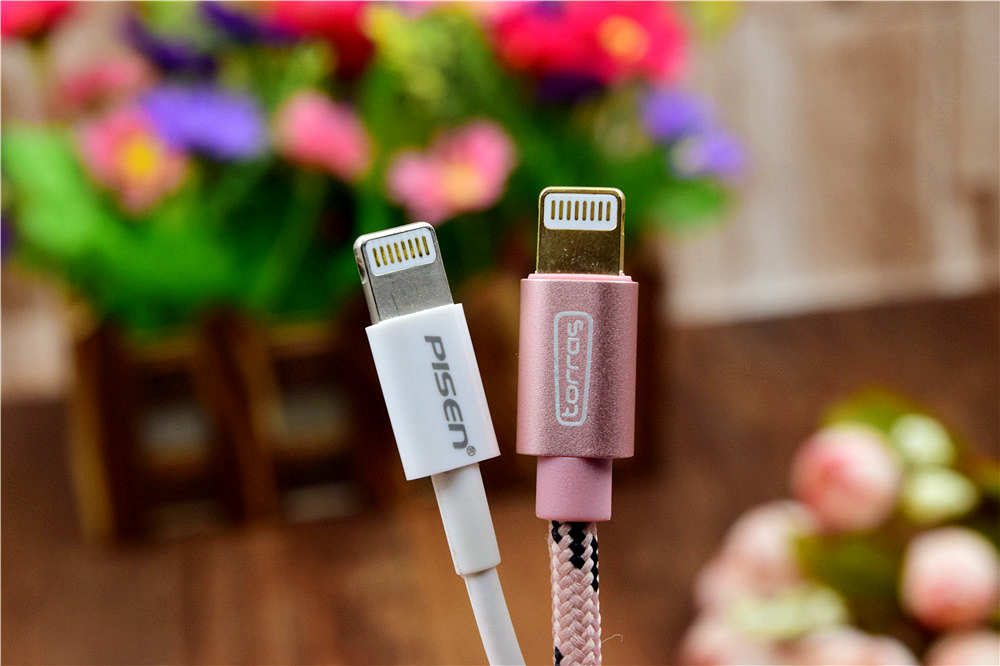 图拉斯磁吸充电宝iphone13实测,图拉斯充电120w快充线