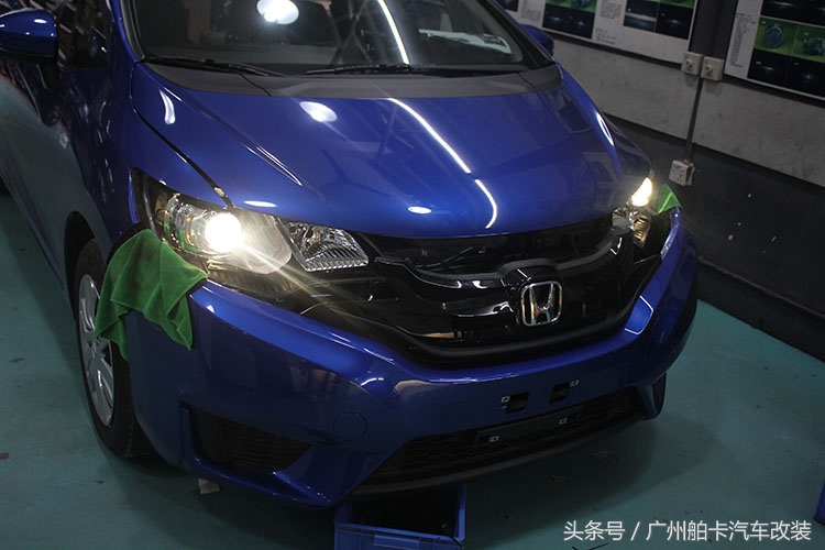 新飞度改装氙气大灯,新飞度改原厂led灯