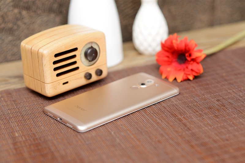 1599元荣耀畅玩40plus,699元的荣耀畅玩8c