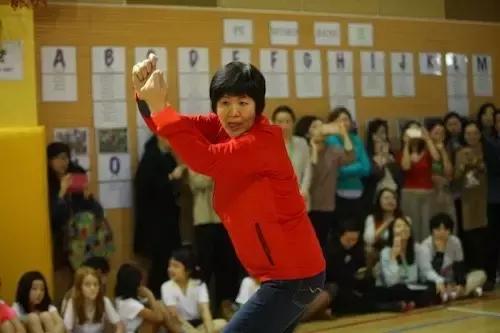 郎平在上海的这个细节,或许暴露了她至今未能续约的根本原因