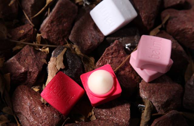 唇膏不掉色不沾杯推荐,唇膏不变色好物推荐