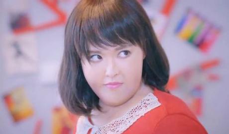 有哪些很丑的女明星却很有魅力,明明很丑但是却有人夸漂亮的明星