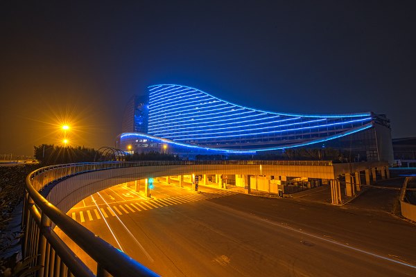 武汉依然繁华,武汉三个烟火气和浪漫的城市