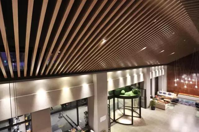 美豪皆丽致烟雨醉无锡