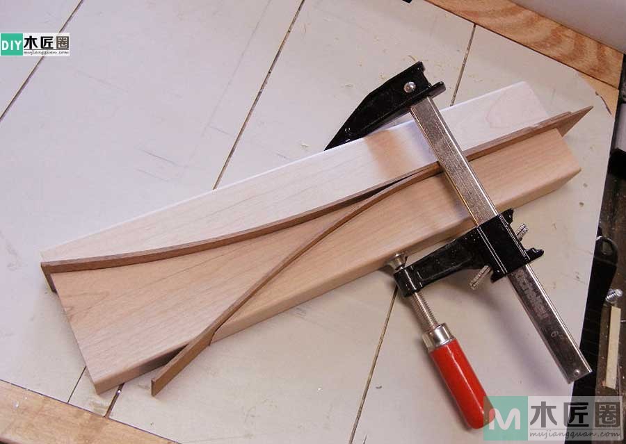 如何diy花瓶,怎样用塑料瓶做插花的花瓶