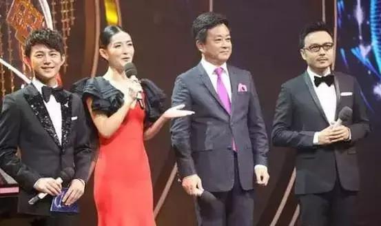 侯佩岑被骂,张艺兴侯佩岑