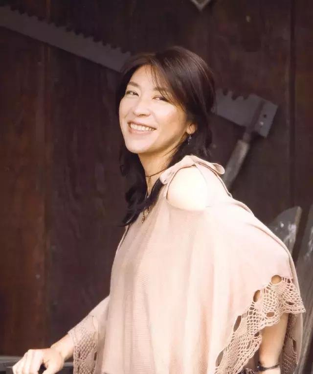 霓虹中的BossaNova这是我最后一次听小野丽莎