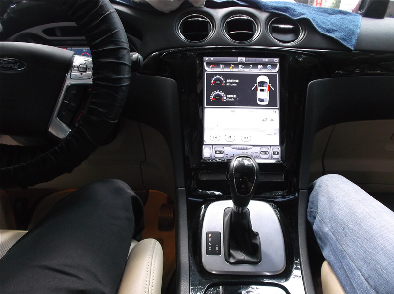 福特麦柯斯中控屏,福特麦柯斯仪表台拆解