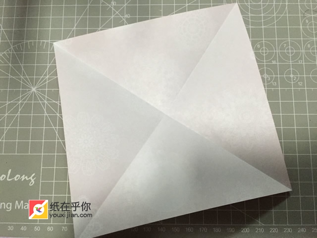 纸在乎你手工折纸：心形盒子折纸视频图解