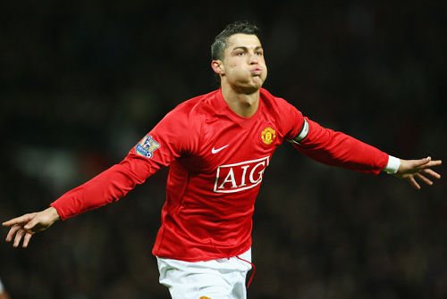 c罗回到曼联的青葱岁月,c罗18岁第一次代表曼联登场的回忆