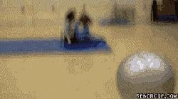 搞笑瑜伽球翻滚,瑜伽球搞笑