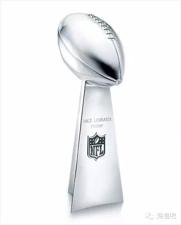 唯物｜情人节倒计时，去看50个潮牌出的超级碗纪念球，独一无二