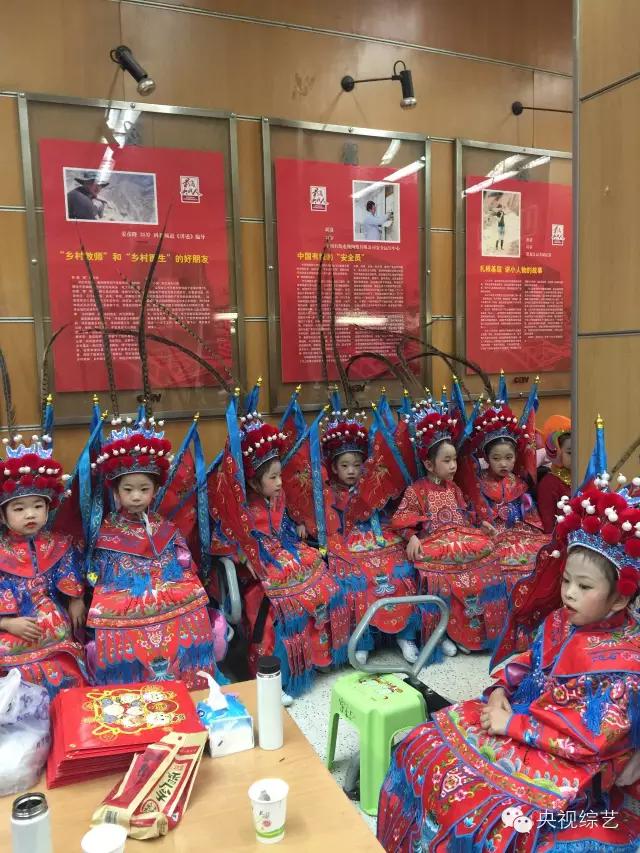 1983央视春晚精彩瞬间,历届春晚惊艳瞬间