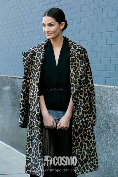 巧搭穿搭,豹纹上衣搭配什么样的上衣好看