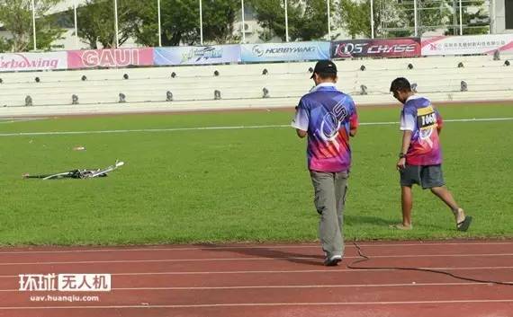 后记||只见过四轴炸机？看大神怎样把遥控直升机摔成零件！