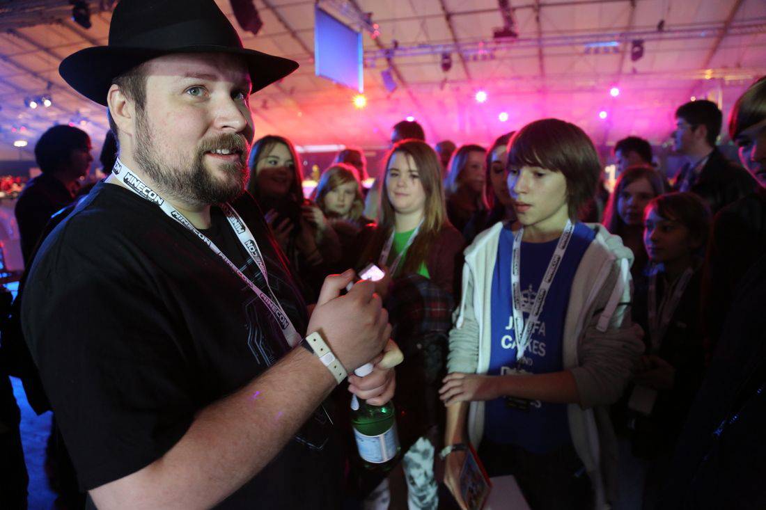 还敢骂人死胖子?身价89亿的程序员告诉你:胖,照样比你浪!