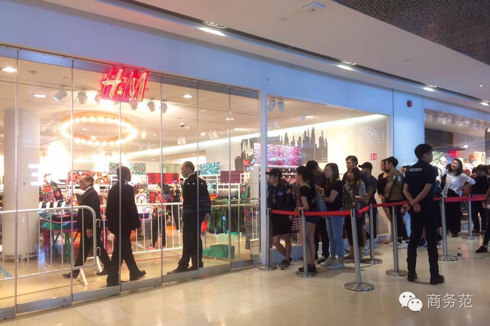 全球都在抢的KenzoxHM,然而再帅穿上也变村炮