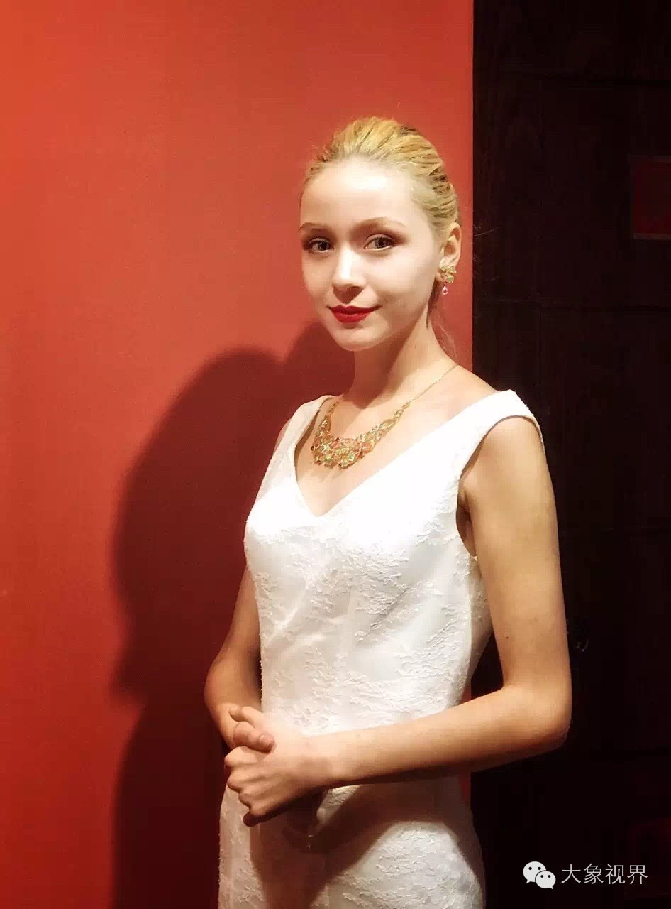 美艳洋模带您私家欧洲之旅!