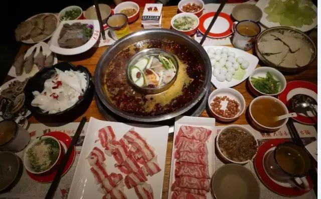 山城辣妹子有什么好吃的,走过山城