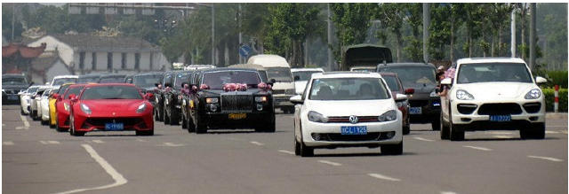 街头偶遇1500万的豪车,偶遇超跑豪华婚车车队