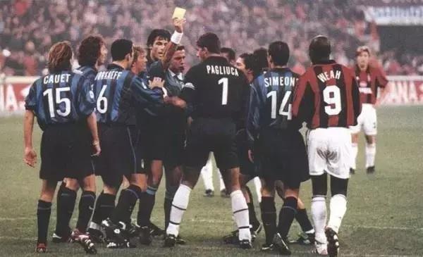 米兰德比看台文化,重温米兰德比战