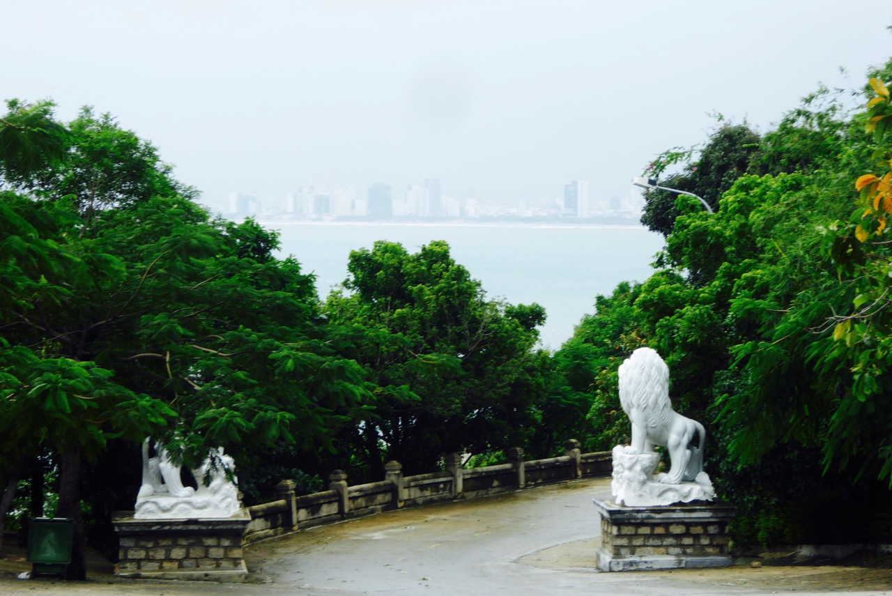 越南岘港,越南乌云密布暴雨