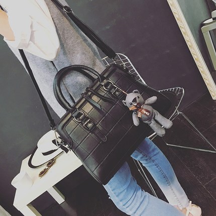 推荐一款时尚百搭的女包给大家 (怎样买既时尚又百搭的女包)