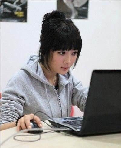 赵丽颖杨幂baby倪妮,赵丽颖和杨幂玩游戏