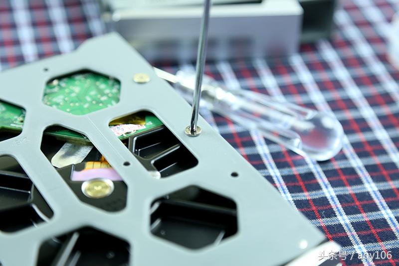 体验简单直接的TerraMasterD2-310