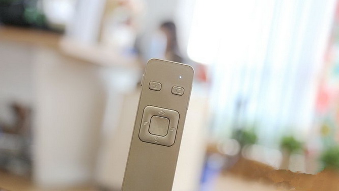 随身携带巨屏观影，神画小媚轻体验