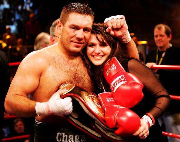 拳王邹市明夫人图片,拳王邹市明老婆身材