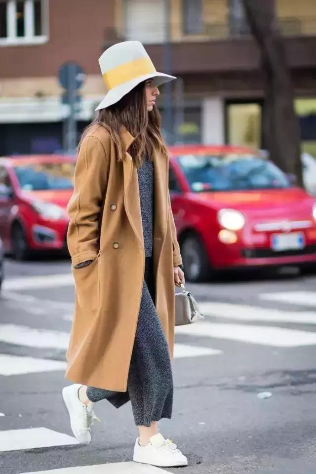 阔腿裤应该怎么样弄最好看,阔腿裤搭什么上衣好看搭什么鞋