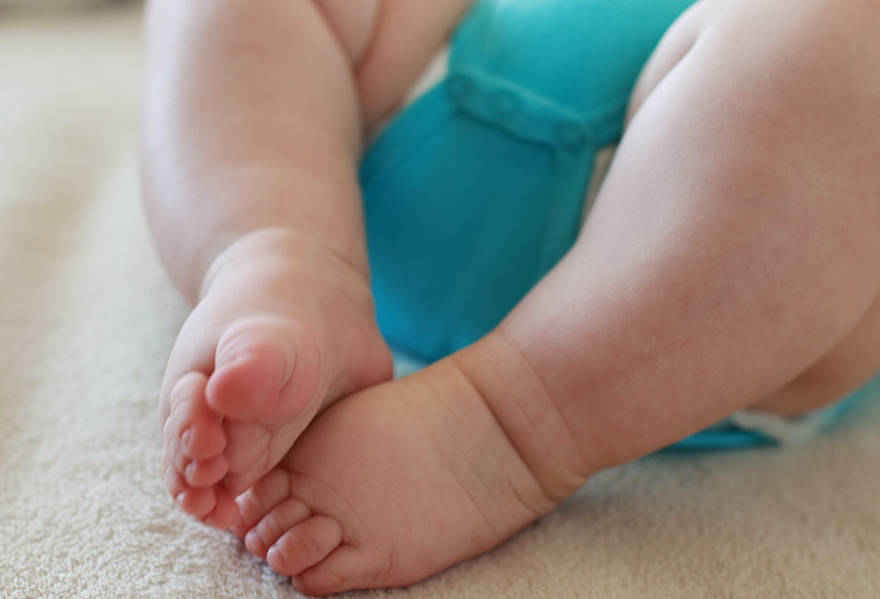 宝宝润肤露夏季,宝宝冬天皮肤干燥用什么润肤露好