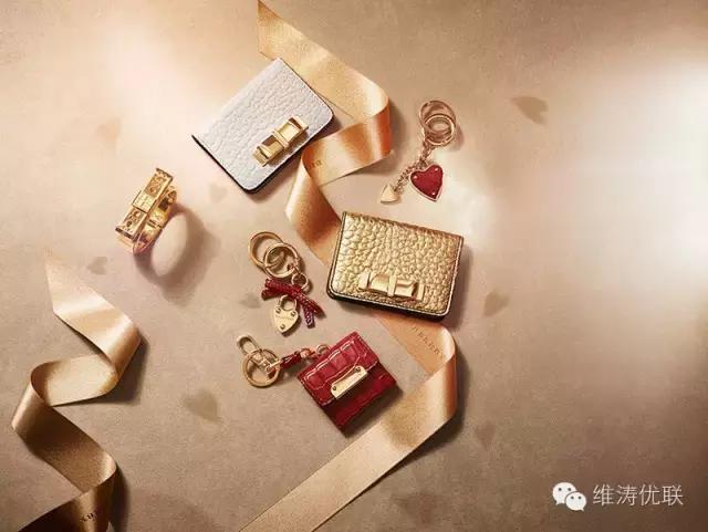 Coach重生Prada沉沦，深扒奢侈品牌的存亡危机