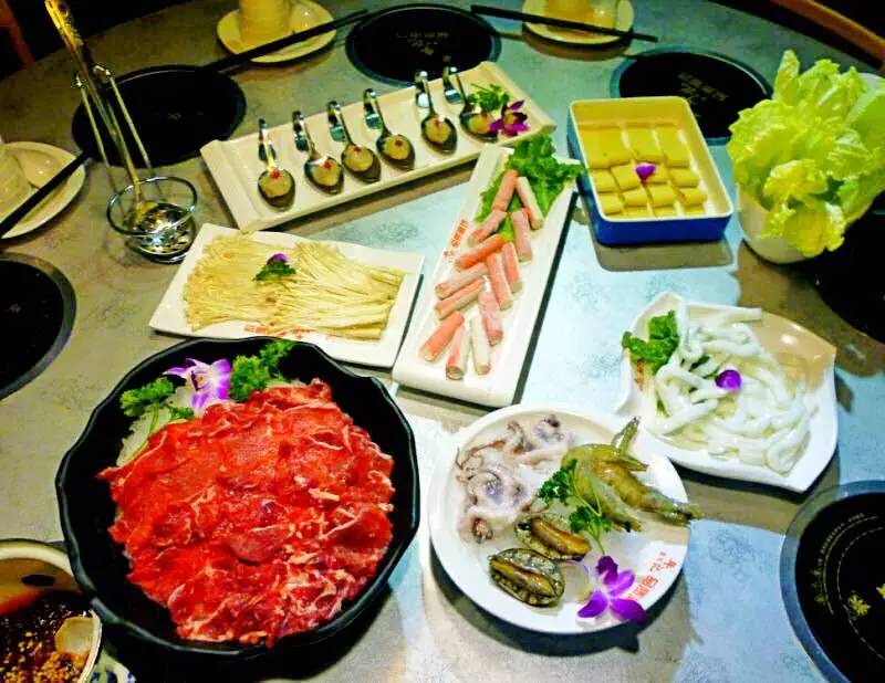 鲍鱼大虾海鲜火锅,一虾一蟹49元海鲜自助火锅