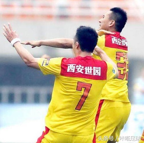 足球史上最争议进球,足坛十大进球庆祝动作