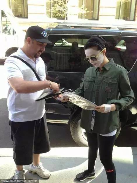 皮肤颗粒感很强很粗糙是什么原因,皮肤粗糙发黑是什么原因引起的