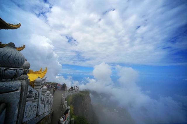 峨眉山金顶云海日出真是人间胜景,峨眉山金顶云海风景视频