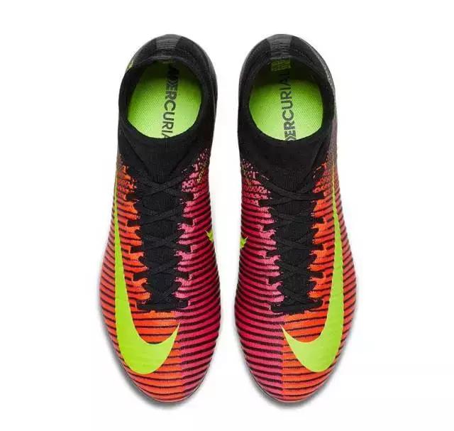 下雪天踢球穿什么球鞋,下雪天踢球穿什么