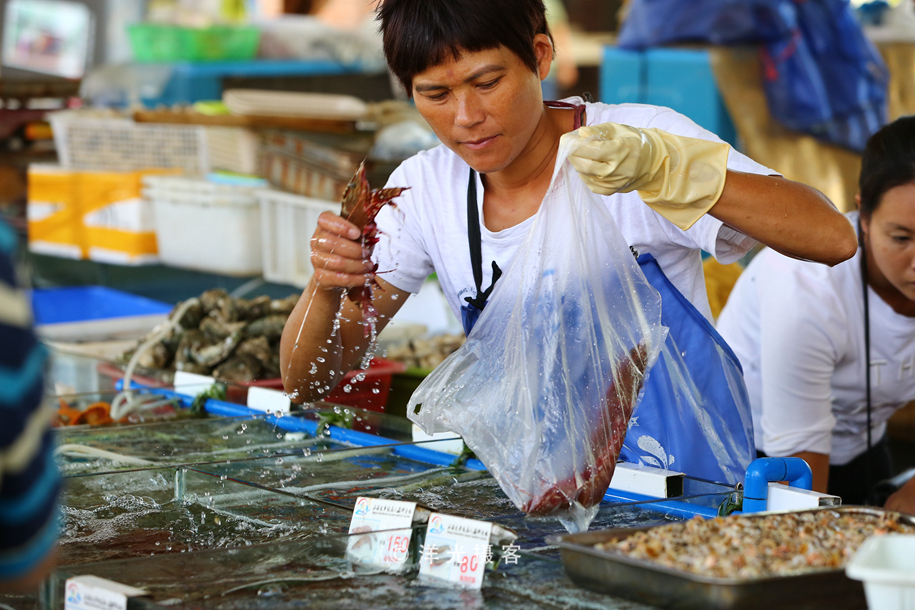 现在的三亚海鲜市场,海鲜市场发现什么东西