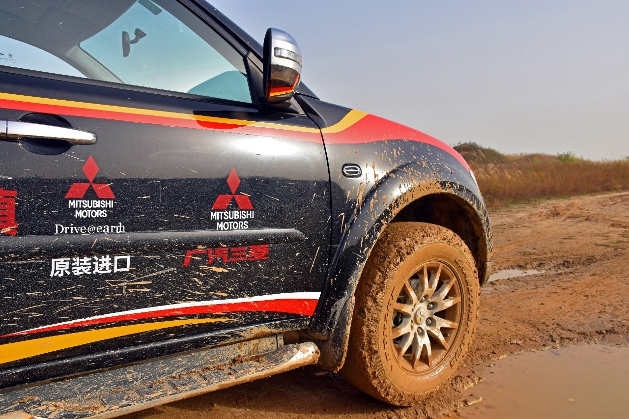 三菱帕杰罗劲畅at35特别版,沉浸式体验帕杰罗劲畅尊贵