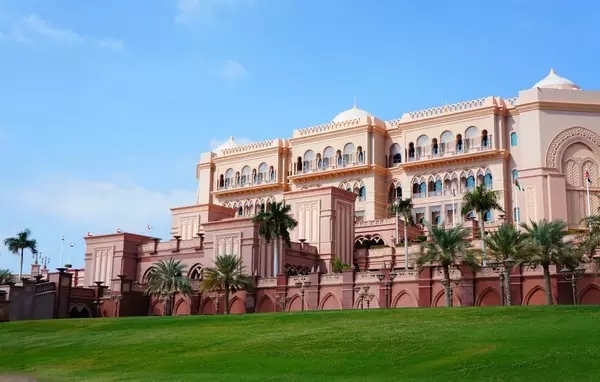 比迪拜富有的阿布扎比,阿布扎比跟迪拜哪个富有