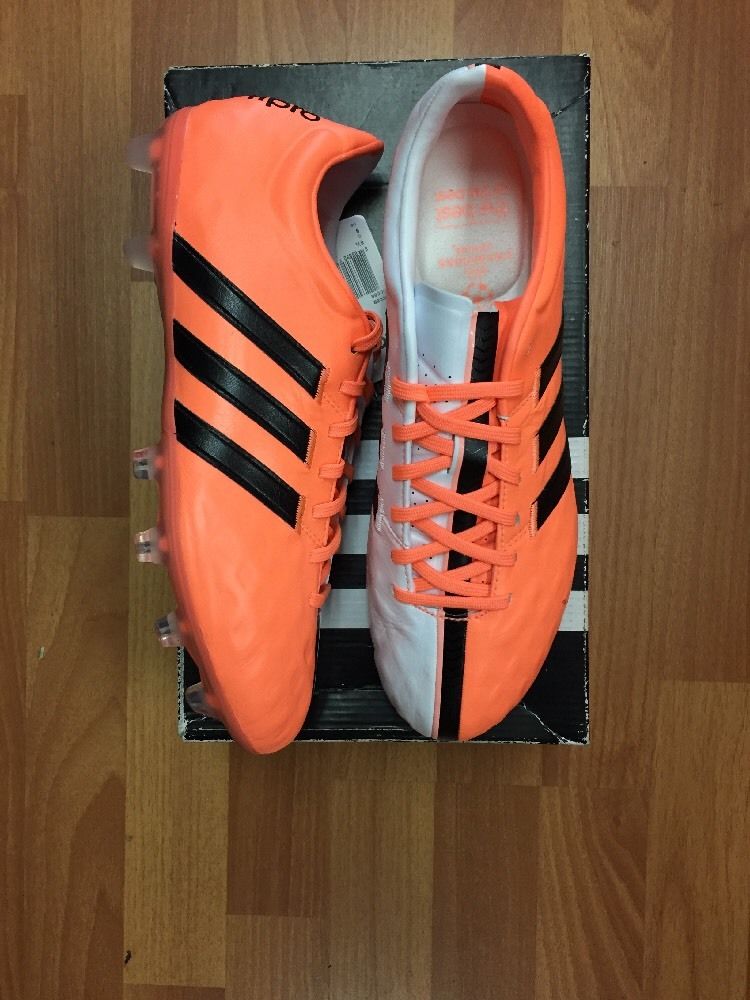 阿迪达斯足球球鞋测评,足球鞋选择nike还是阿迪达斯